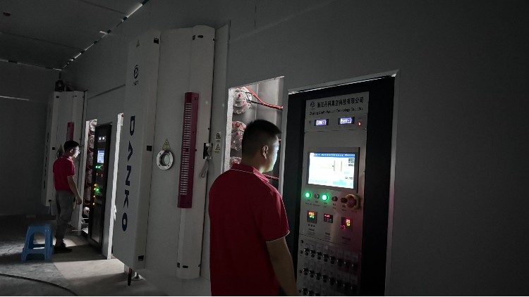 专精快蚀刻：PVD电镀车间